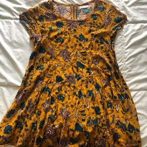 ⭐️2/$10⭐️ UO Silence + Noise Floral Dress